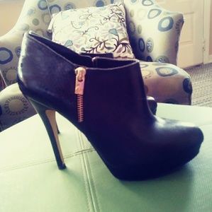 MK ankle boots https://bnc.lt/focc/l7bKXtQueJ